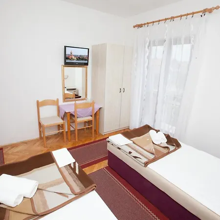 Pansion Maria Bed & Breakfast 3*