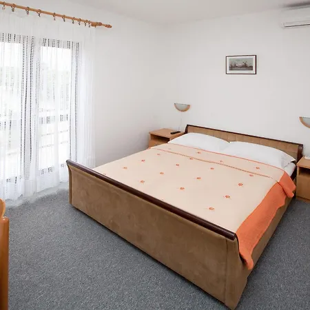 Pansion Maria Bed & Breakfast