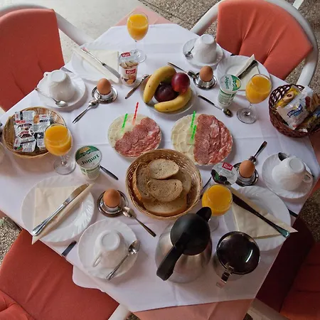 Pansion Maria Bed & Breakfast 3*