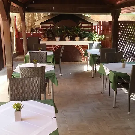 Couette-café Pansion Maria 3*