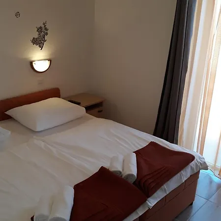 Couette-café Pansion Maria 3*