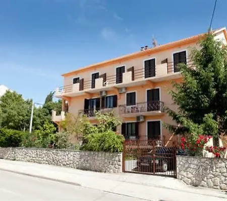 Pansion Maria Couette-café