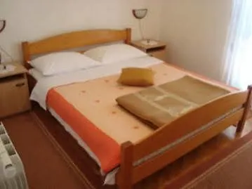 Pansion Maria Bed & Breakfast