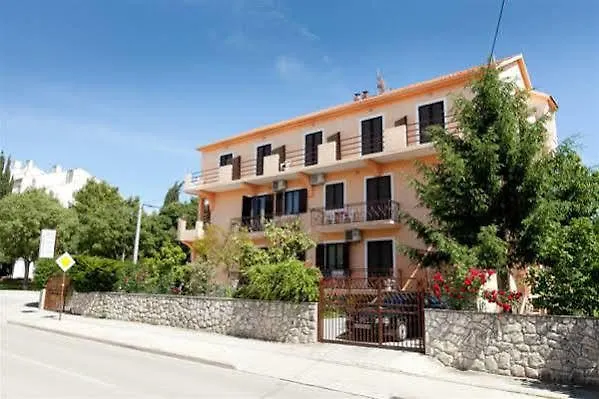 Pansion Maria Bed & Breakfast